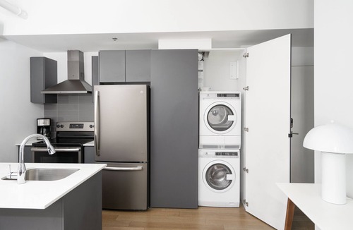 Chinatown Apartment | BAKAN - Gem in the city : MODERN 1BD in Old/DT