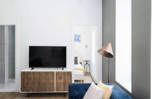 Chinatown Apartment | BAKAN - Gem in the city : MODERN 1BD in Old/DT