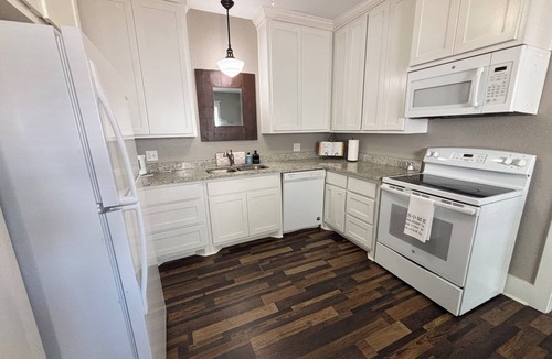 Mineral Wells House | Baker Bungalow - 20 miles from Rocker B