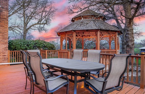 Frankfort House | Baker Hill, A Country Getaway for the Whole Family!