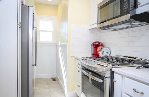 Baker City House | Baker Street Bungalow, Cozy! Near Downtown! Sleeps 4, Local Golfing 50% Offf!
