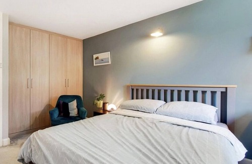 St. George's Bed & Breakfast | Bakersfield