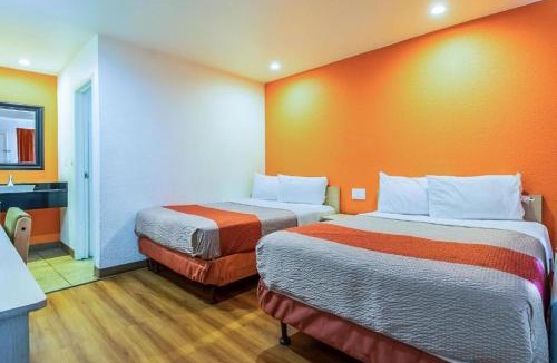 Oildale Hotel | Bakersfield Inn
