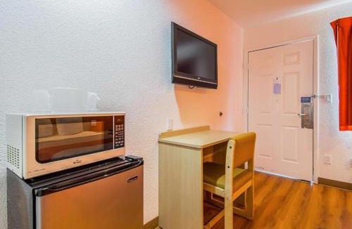 Oildale Hotel | Bakersfield Inn