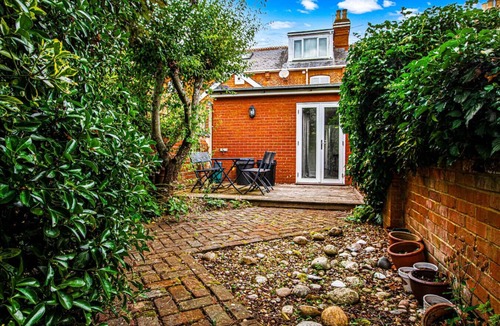 Henley Apartment | Bakersfield Retreat - pet friendly