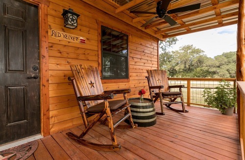 Fredericksburg Cabin | Bakery Haus- Red Velvet Suite | Wonderful Porch