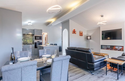 Longnor Ski Chalet | Bakewell Deluxe Lodge