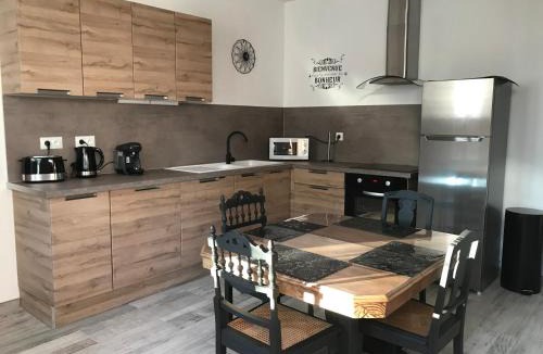 Saint-Dizier House | Balade en forêt