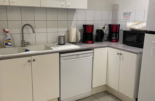 8th Arrondissement Hostel | Balaena