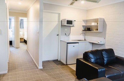 Bomaderry Hotel | Balan Village Motel