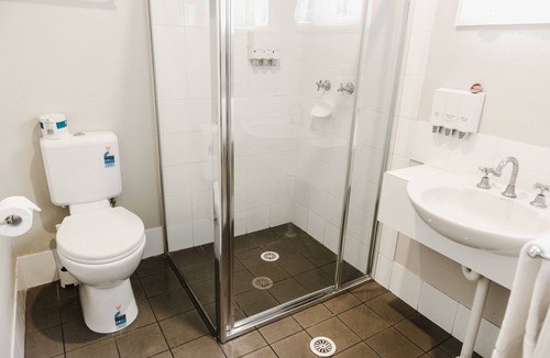 Bomaderry Hotel | Balan Village Motel