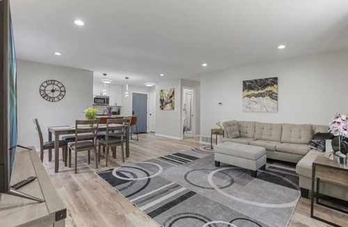 Bolingbrook House | Balanced: 4BR-2BT Fully Updated