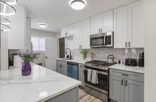 Bolingbrook House | Balanced: 4BR-2BT Fully Updated