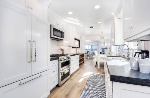 Balboa Island Apartment | Balboa Island Charming Bay Front Ocean Beach House