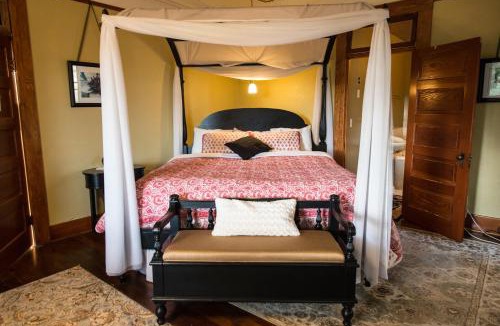 Dufur Hotel | Balch Hotel