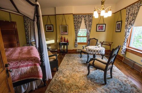 Dufur Hotel | Balch Hotel