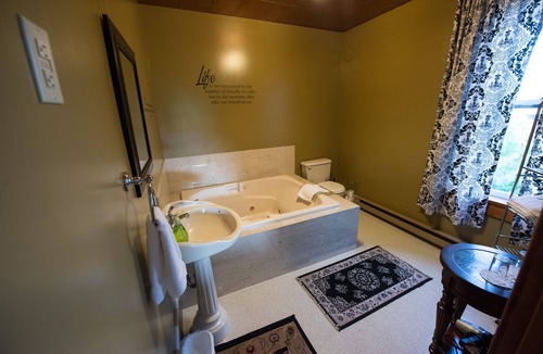 Dufur Hotel | Balch Hotel