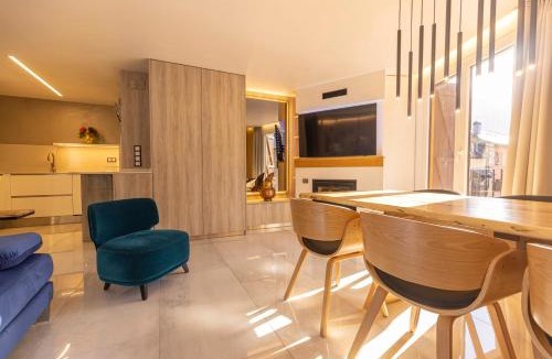 Benasque Apartment | BALCON DE BENASQUE Losa Radiante Cama King Alta Gama Parking Opcional