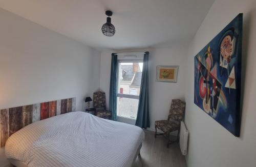 Le Mans Apartment | Balcon privé & déco élégante