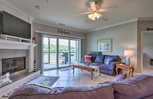 Camdenton Apartment | Balcony and Seasonal Pool Lakefront Ozark Condo