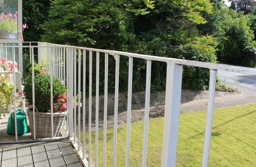 Doncaster Apartment | Balcony Apartment - Spacious 2 Large Beds