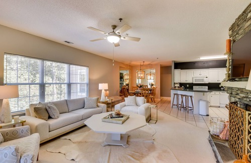 Clayton Condo | Balcony & Golf Course View! Condo at Kingwood