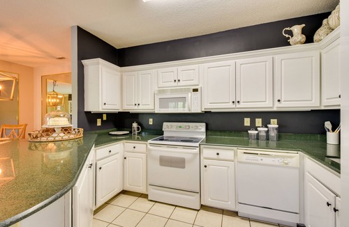 Clayton Condo | Balcony & Golf Course View! Condo at Kingwood