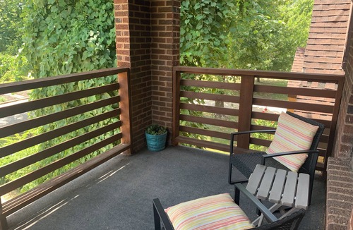 Miller House | Balcony, near OCU & Plaza district and fairgrounds