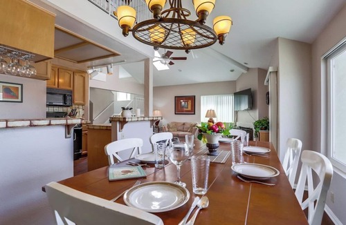 Mission Beach Condo | Balcony Ocean view, heart of MB, garage and bikes