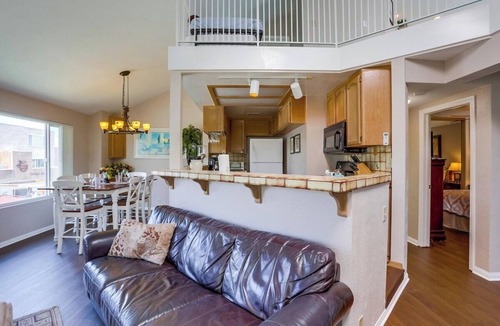 Mission Beach Condo | Balcony Ocean view, heart of MB, garage and bikes