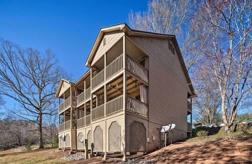 Lake Lure Apartment | Balcony + Pool Access! Couples Escape in Lake Lure