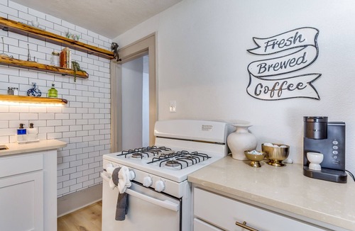 Wichita Apartment | Balcony View in Delano - Travel Nurse Oasis W/W&D