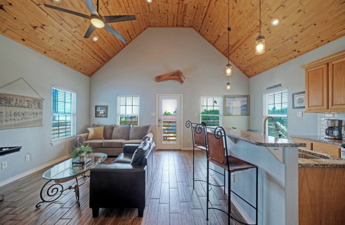 Flour Bluff House | Balcony w/Bay View | Shared Pool + Boat Dock | Fat Flounder by AvantStay
