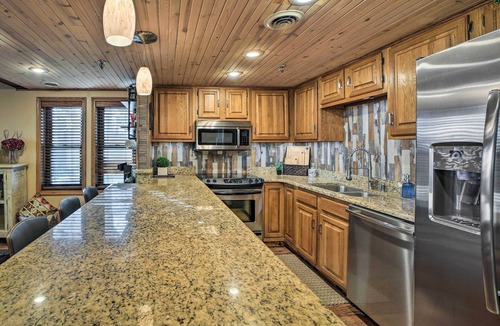 Afton Condo | Balcony w/Hot Tub: Monkey Island Vacation Rental!