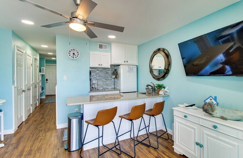 North Beach Condo | Balcony w/Ocean View! North Beach 2nd-Floor Condo