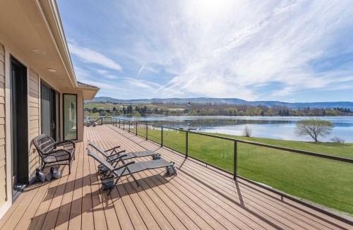 Ardenvoir House | Bald Eagle Beach - Alice Lodging