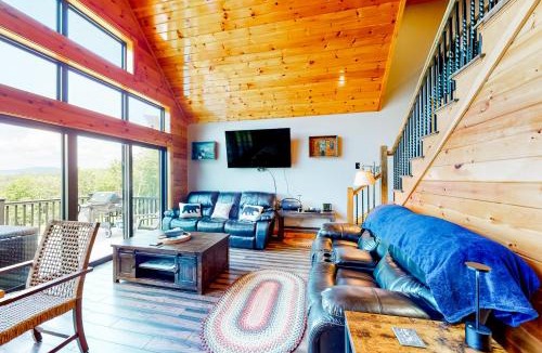 Rangeley Plantation House | Bald Mountain View Cabin