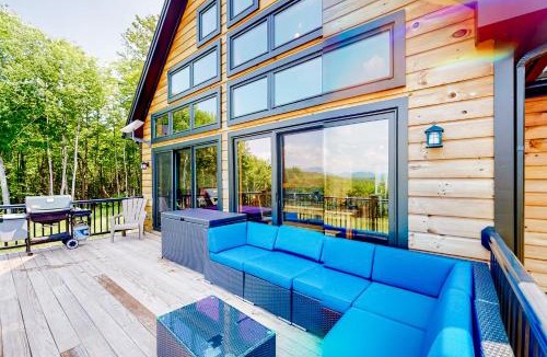 Rangeley Plantation House | Bald Mountain View Cabin