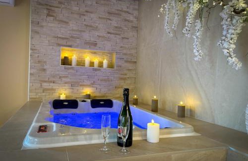 Cagny Apartment | Baldamour Cocon romantique et spa Proche Caen