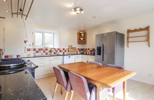 Kincraig Cottage | BALDOW COTTAGE, pet friendly, with open fire in Kincraig