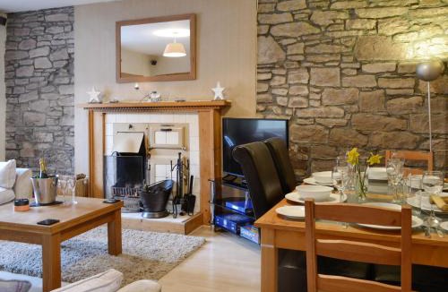 Glenisla House | Baldowrie Farm Cottage
