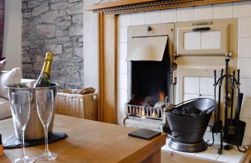 Glenisla House | Baldowrie Farm Cottage