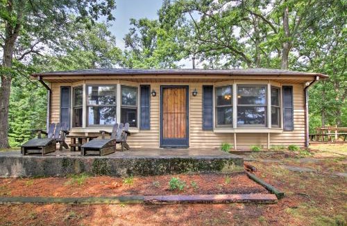 Baldwin House | Baldwin Cabin w/Private Beach on Little Lake!