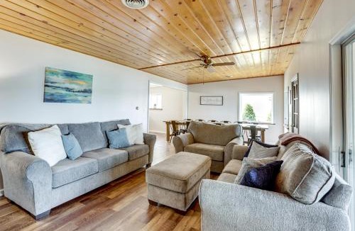 Baldwin House | Baldwin Lakefront Home Dock, Fire Pit and Trails!