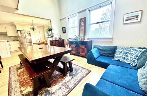 Trumansburg House | Baldwin Manor: Historic Estate, Pool & Sauna