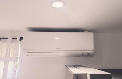 Baldwin Harbor Apartment | Baldwin, NY 1 Bedroom Apartment Queen Size Bed