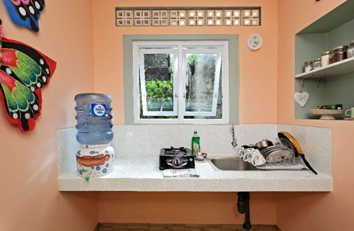 Denpasar Utara House | Bale Dangin Bungalow perfect for family of 4-5