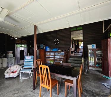 Kuala Sungai Baru Cabin | Balek Kualé