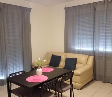 Balerna Apartment | Balerna Suisse Apartament - RentuGoo Travel