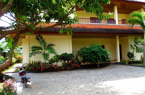 Kalisada Villa | Bali Absolute Beachfront Villa.Singaraja